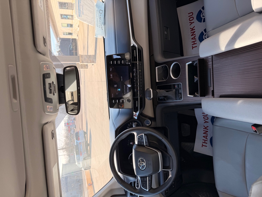 2024 TOYOTA SIENNA - Image 9