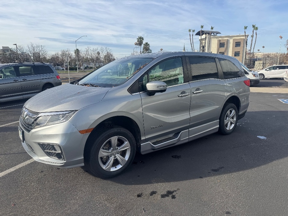 2020 Honda Odyssey EX's photo