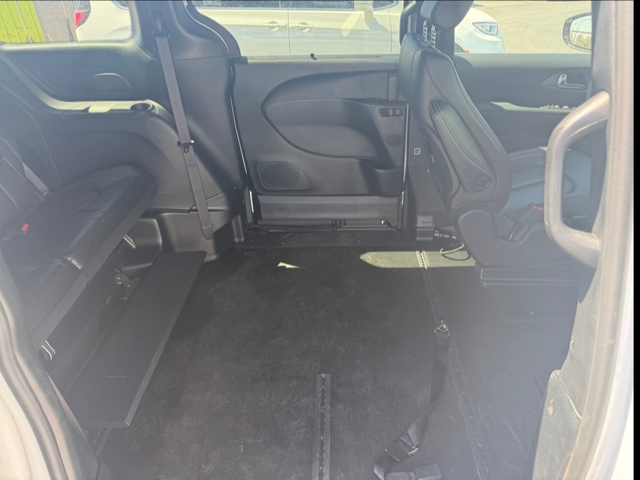 Used 2025 Chrysler Pacifica Select Safety - BraunAbility Side Entry Fold Out Automatic Ramp
