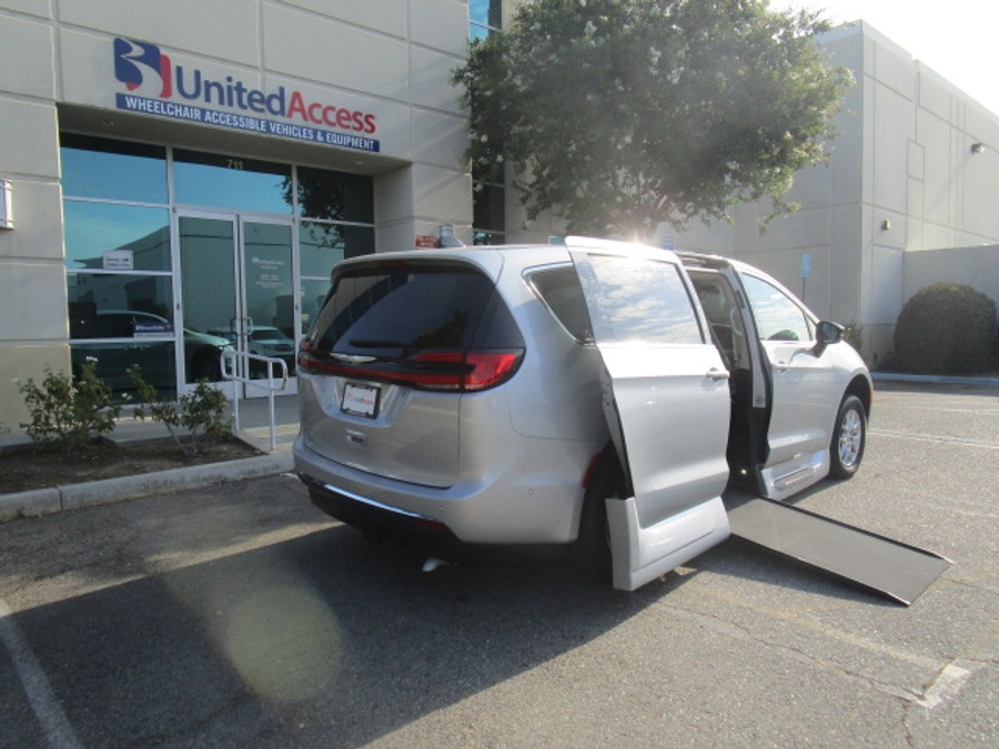 Used 2024 Chrysler Pacifica Touring L - VMI Side Entry In Floor Automatic Ramp