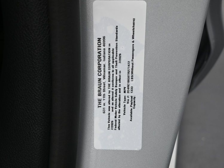 2026 Chrysler Pacifica Select - Photo 12