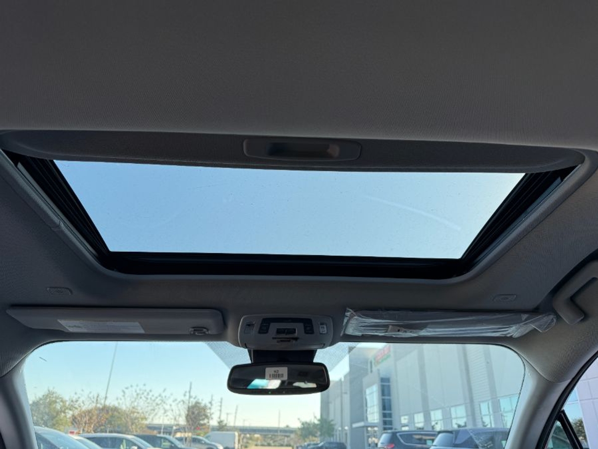 2025 TOYOTA SIENNA - Image 19