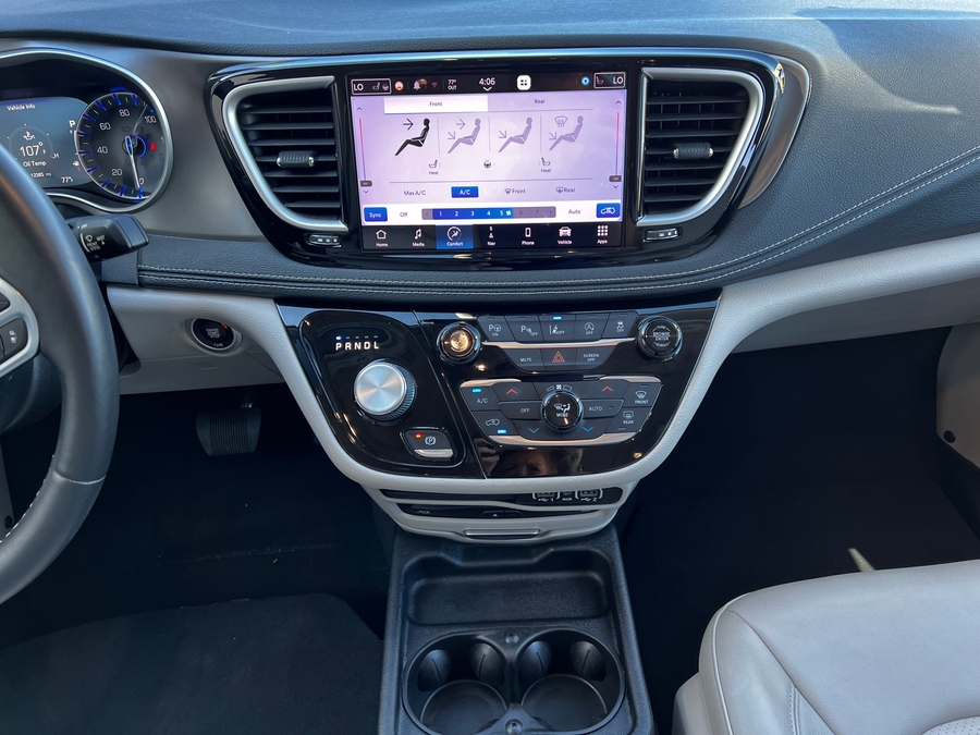 Used 2021 Chrysler Pacifica Touring L - RLX Side Entry Entry In Floor Automatic Ramp