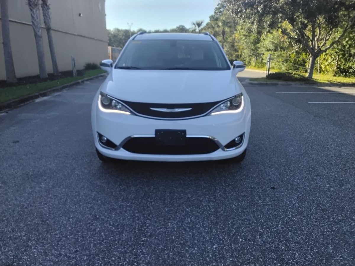 2017 CHRYSLER PACIFICA - Image 3