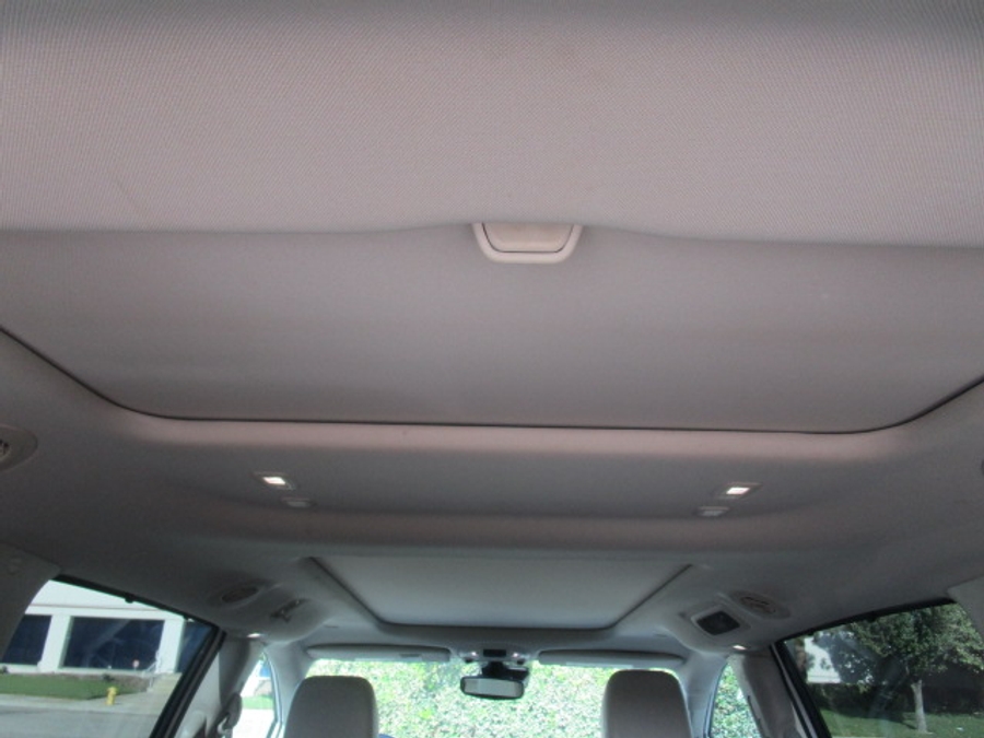 Used 2017 Chrysler Pacifica Limited - BraunAbility Side Entry Fold Out Automatic Ramp