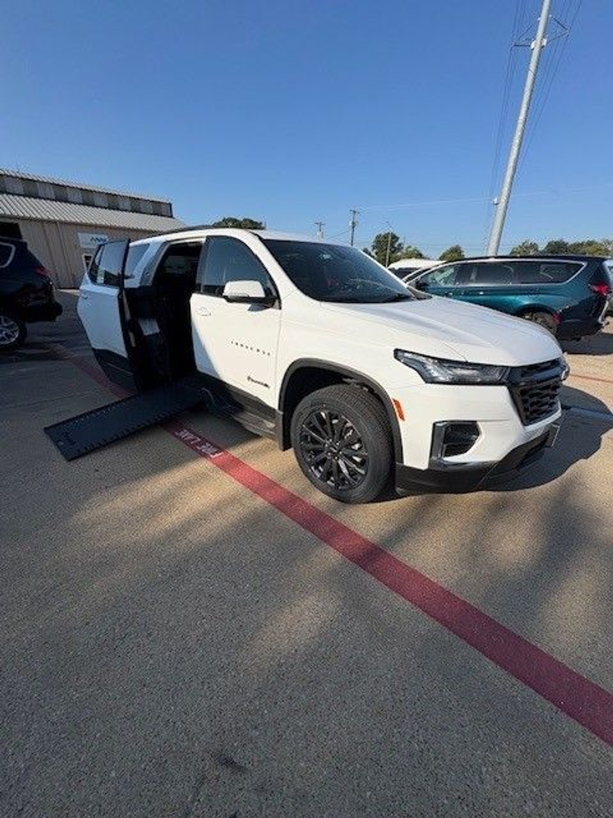 2023 CHEVROLET TRAVERSE - Image 5