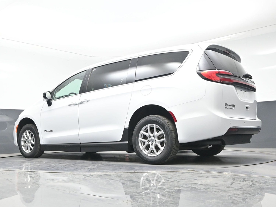 Used 2024 Chrysler Pacifica Touring L - BraunAbility Side Entry Entry Fold Out Manual Ramp