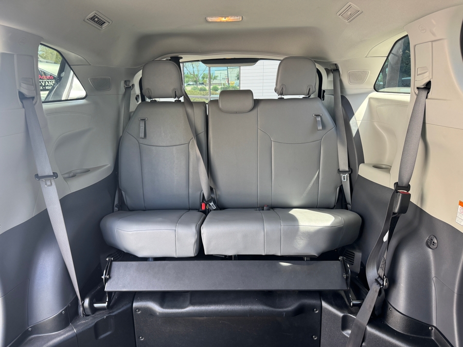 Used 2024 Toyota Sienna Hybrid XLE - BraunAbility Side Entry Fold Out Automatic Ramp