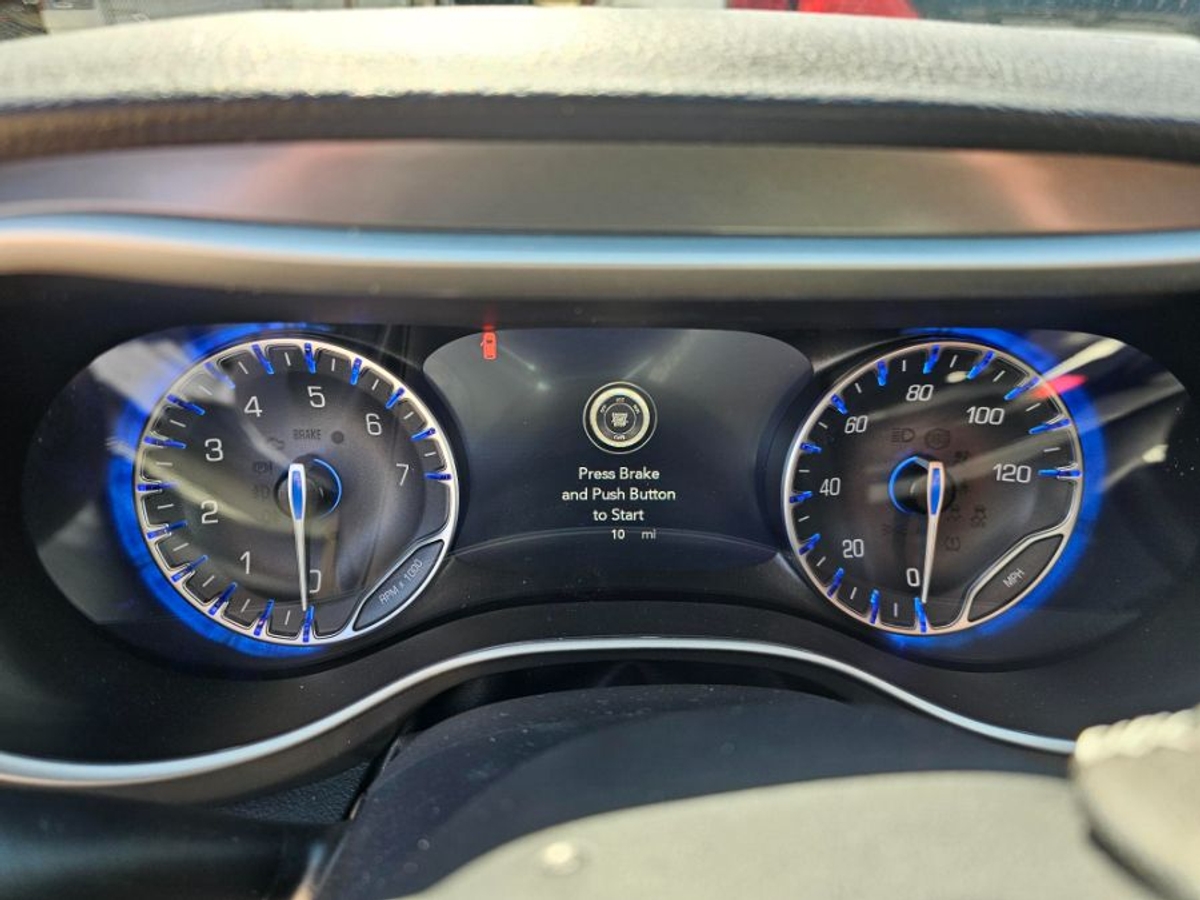 2025 CHRYSLER PACIFICA - Image 13