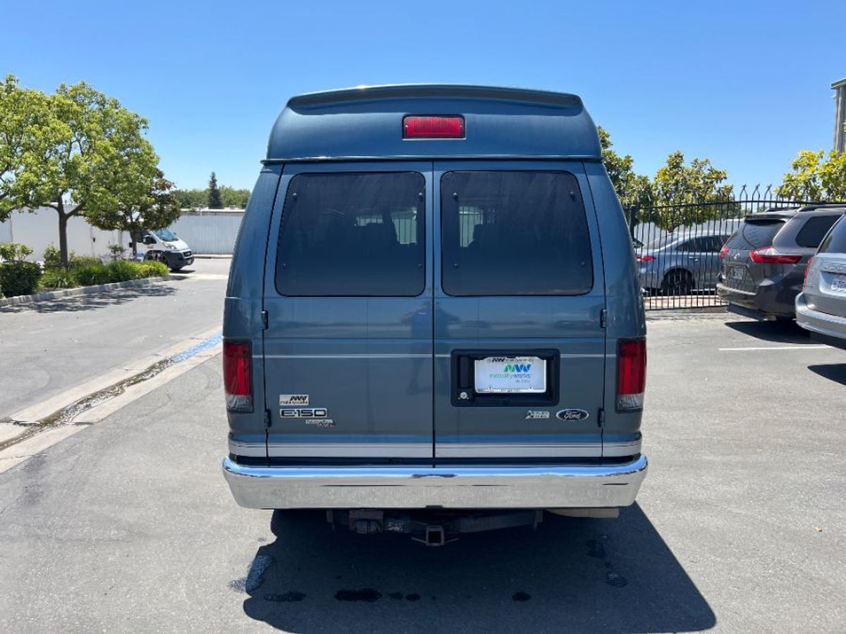  Ford E-Series image number 2