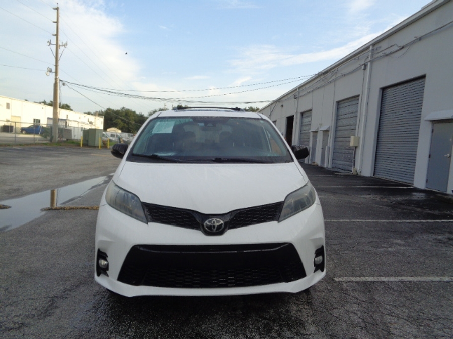 Used 2020 Toyota Sienna SE Premium - VMI Side Entry In Floor Automatic Ramp