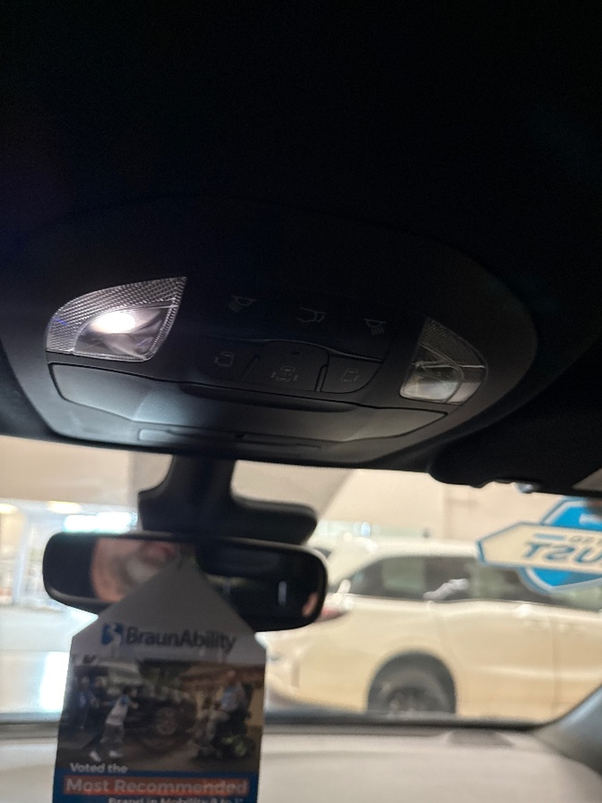 2025 CHRYSLER PACIFICA - Image 8