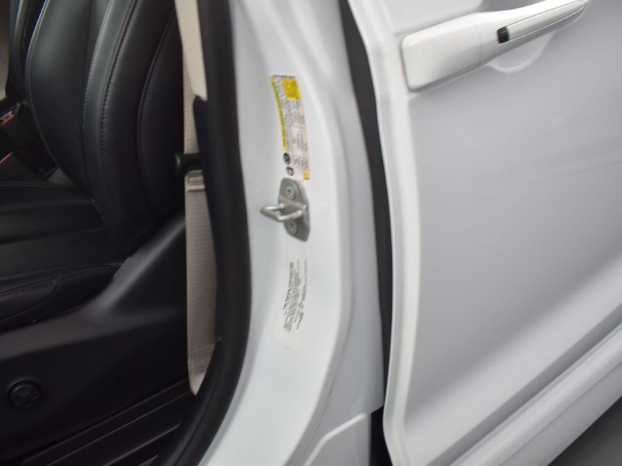 Used 2024 Chrysler Pacifica Touring L - BraunAbility Side Entry Entry Fold Out Automatic Ramp
