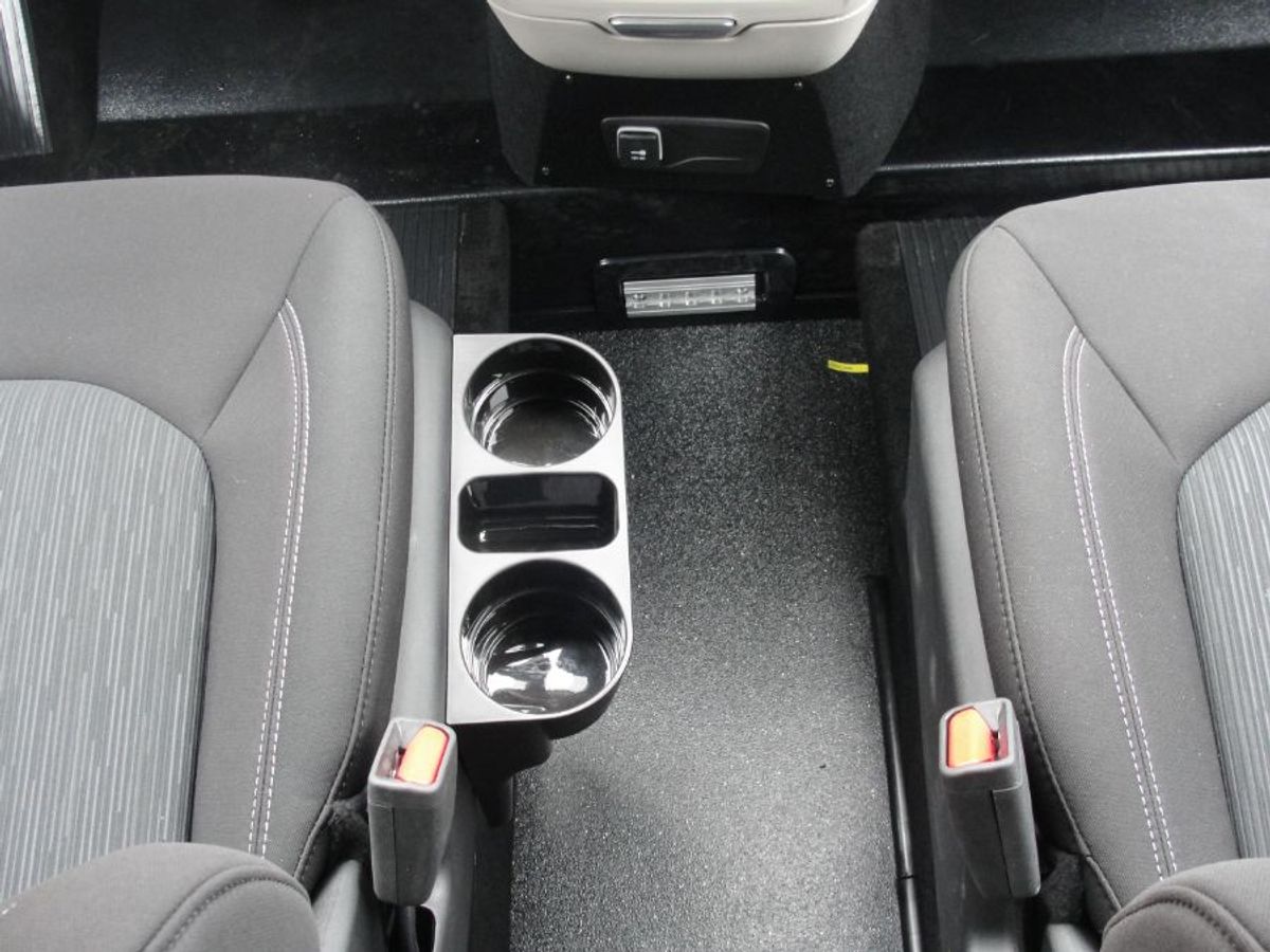 2024 CHRYSLER VOYAGER - Image 15