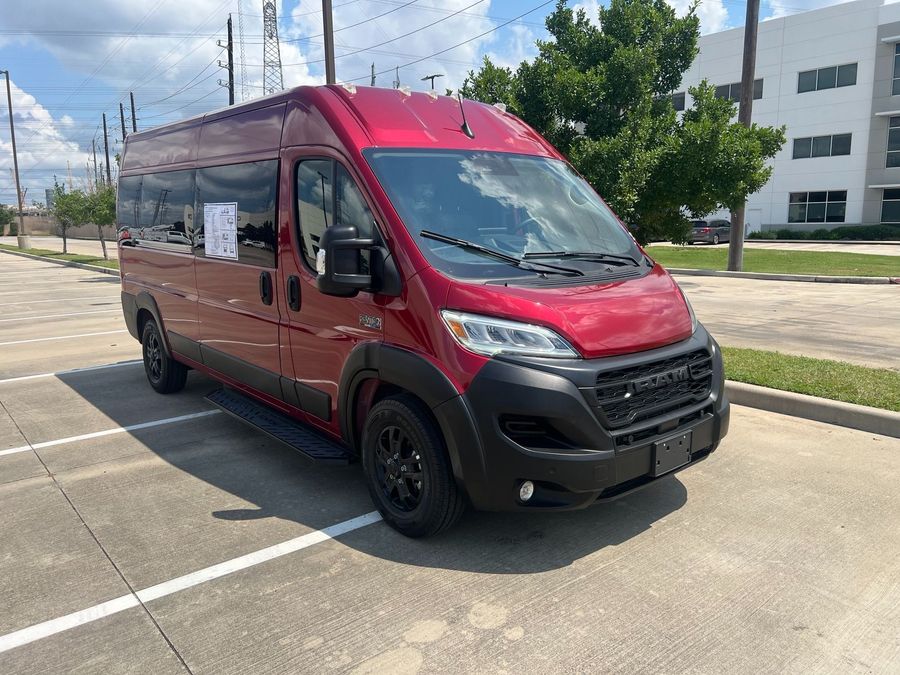 New 2024 Ram ProMaster SLT 2500 - Fenton Mobility Side Entry Entry Lift Automatic Ramp