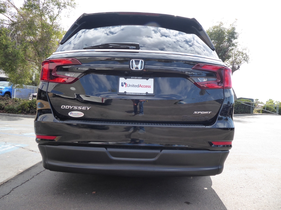 Used 2024 Honda Odyssey Sport - BraunAbility Side Entry In Floor Automatic Ramp