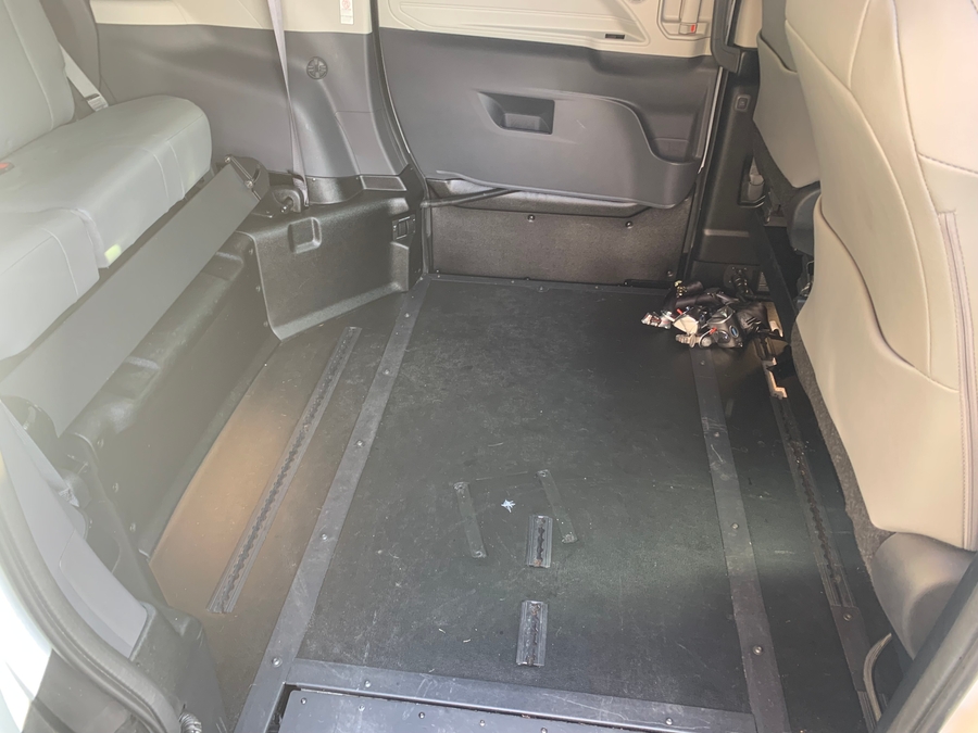 Used 2023 Toyota Sienna Hybrid XLE - BraunAbility Side Entry Entry In Floor Automatic Ramp