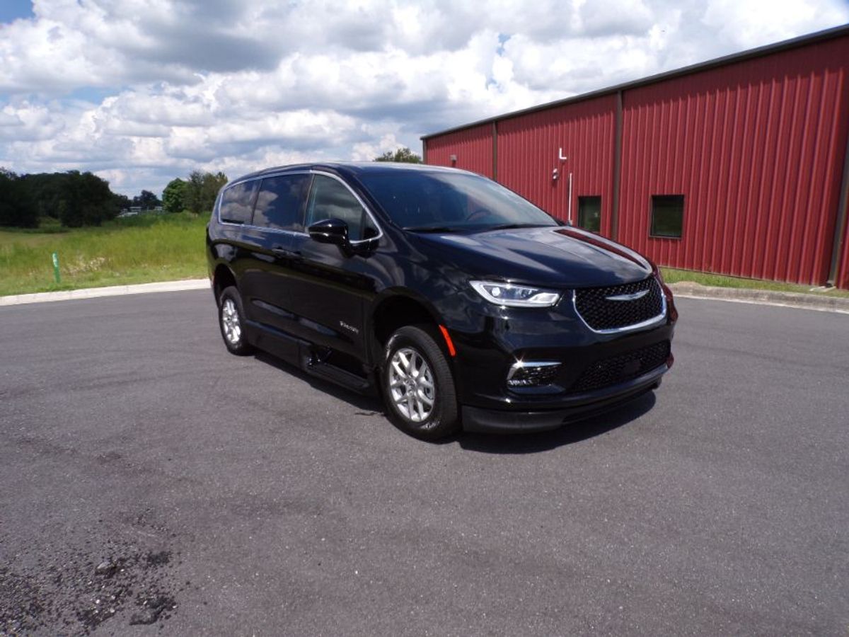 2025 CHRYSLER PACIFICA - Image 11