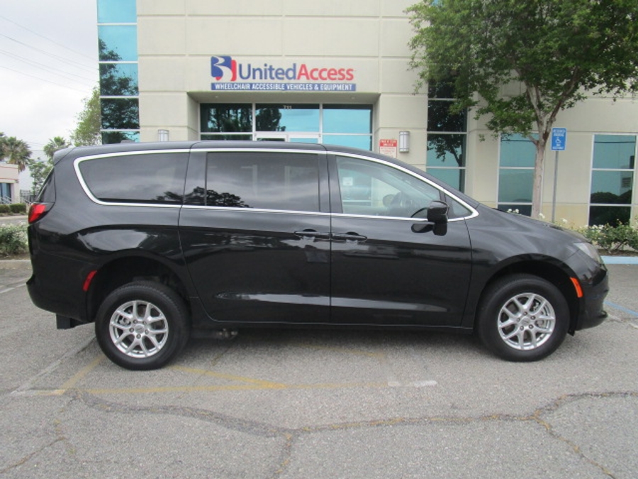 Used 2022 Chrysler Voyager LX - FR Conversions Rear Entry Entry Fold Out Manual Ramp