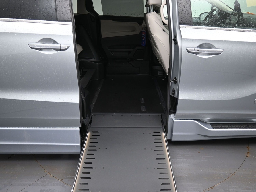 New 2026 Honda Odyssey EX-L - BraunAbility Side Entry Entry In Floor Automatic Ramp
