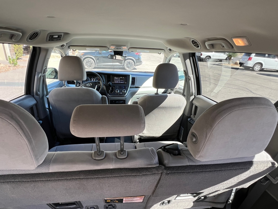 Used 2019 Toyota Sienna L -  Rear Entry Entry Fold Out Manual Ramp