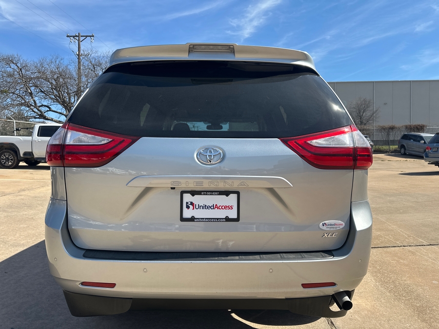 Used 2019 Toyota Sienna XLE - VMI Side Entry Entry In Floor Automatic Ramp