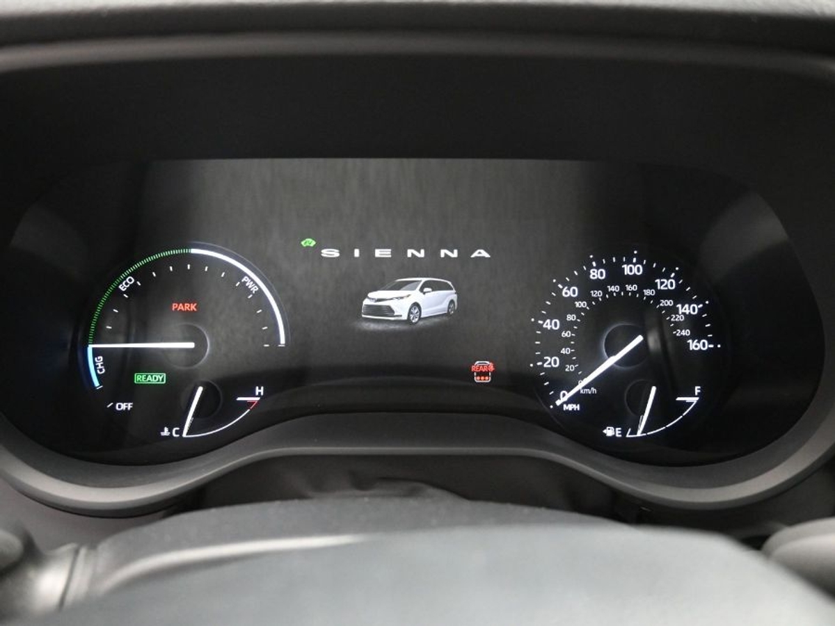 2025 TOYOTA SIENNA - Image 19