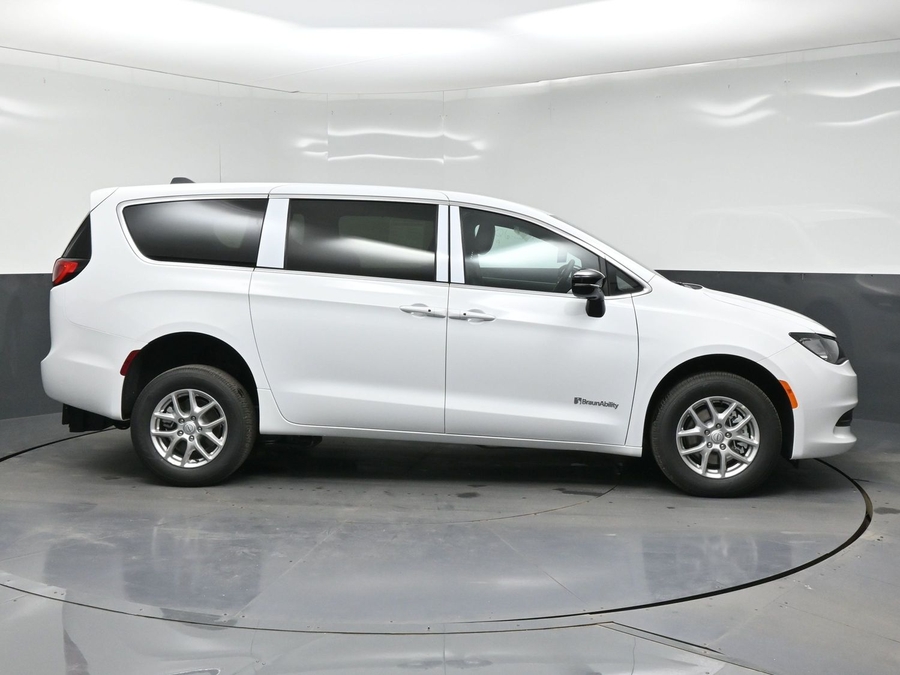New 2026 Chrysler Voyager LX - BraunAbility Rear Entry Fold Out Manual Ramp