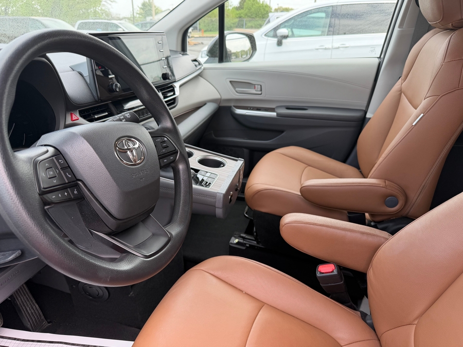 Used 2022 Toyota Sienna Hybrid LE - RLX Side Entry Entry In Floor Automatic Ramp