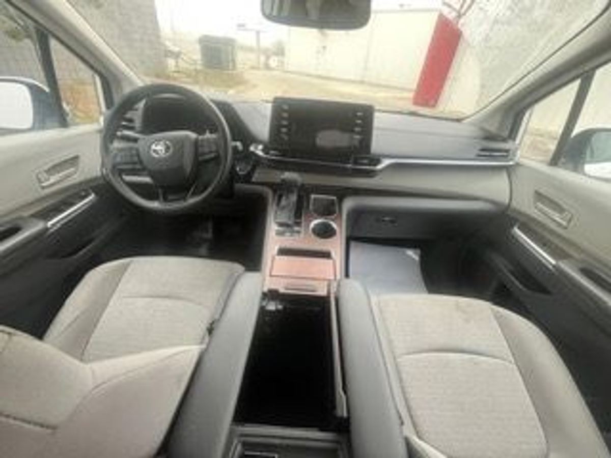 2024 TOYOTA SIENNA - Image 17