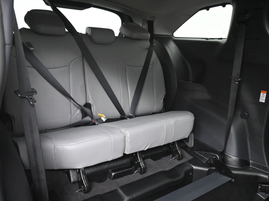 New 2026 Toyota Sienna Hybrid XLE Base - BraunAbility Side Entry Fold Out Automatic Ramp