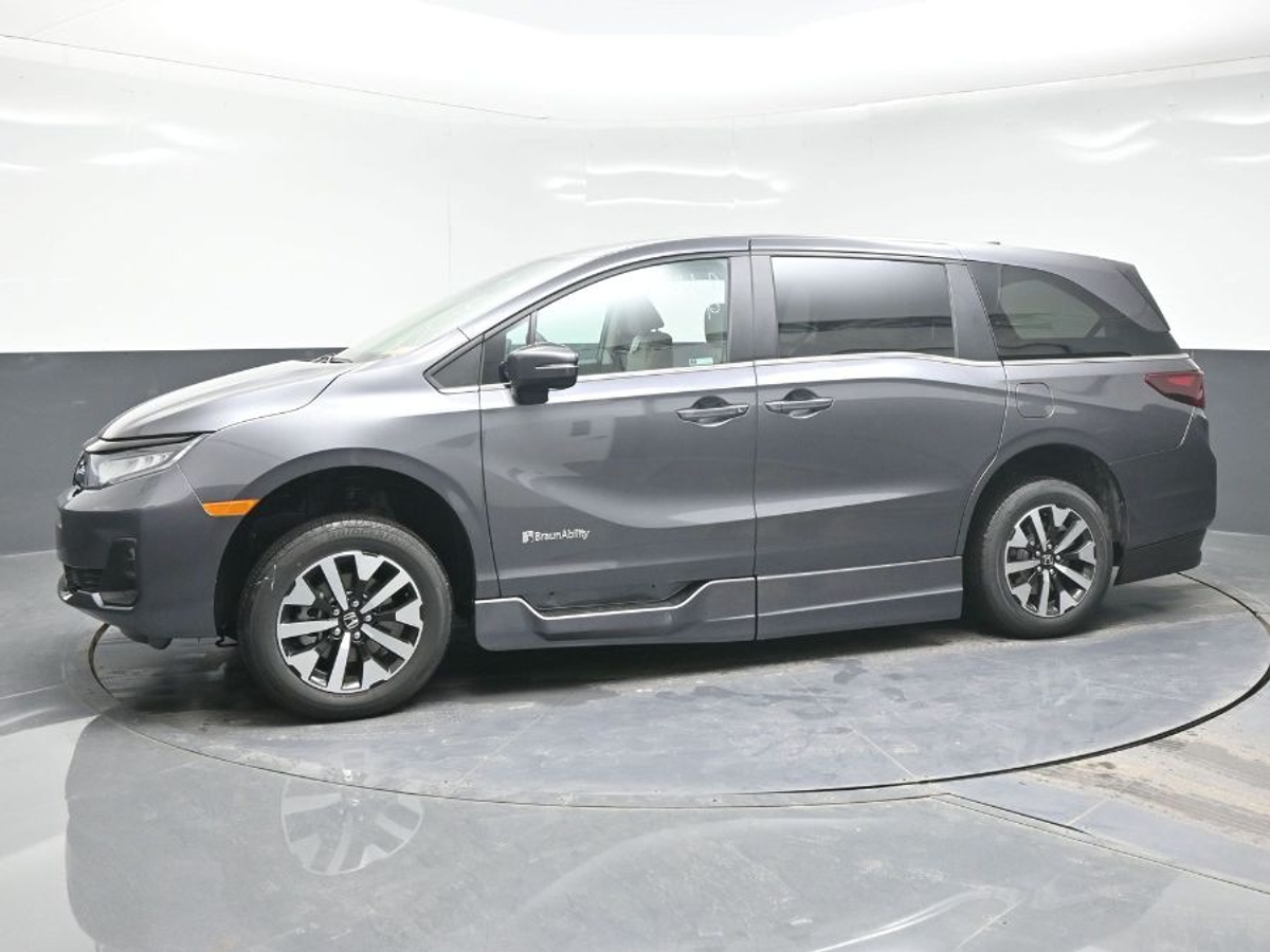 Grey Honda Odyssey image number 2