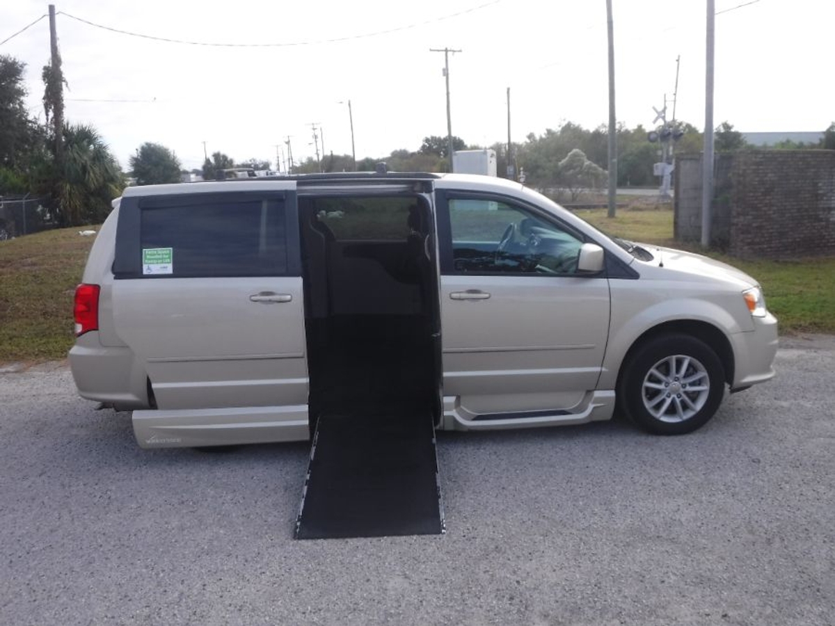 2015 Dodge Grand Caravan SXT's photo