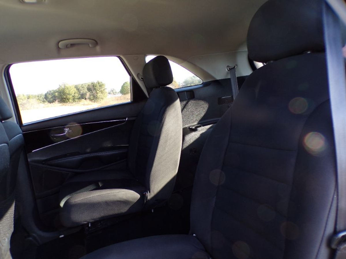 2020 KIA SORENTO - Image 12