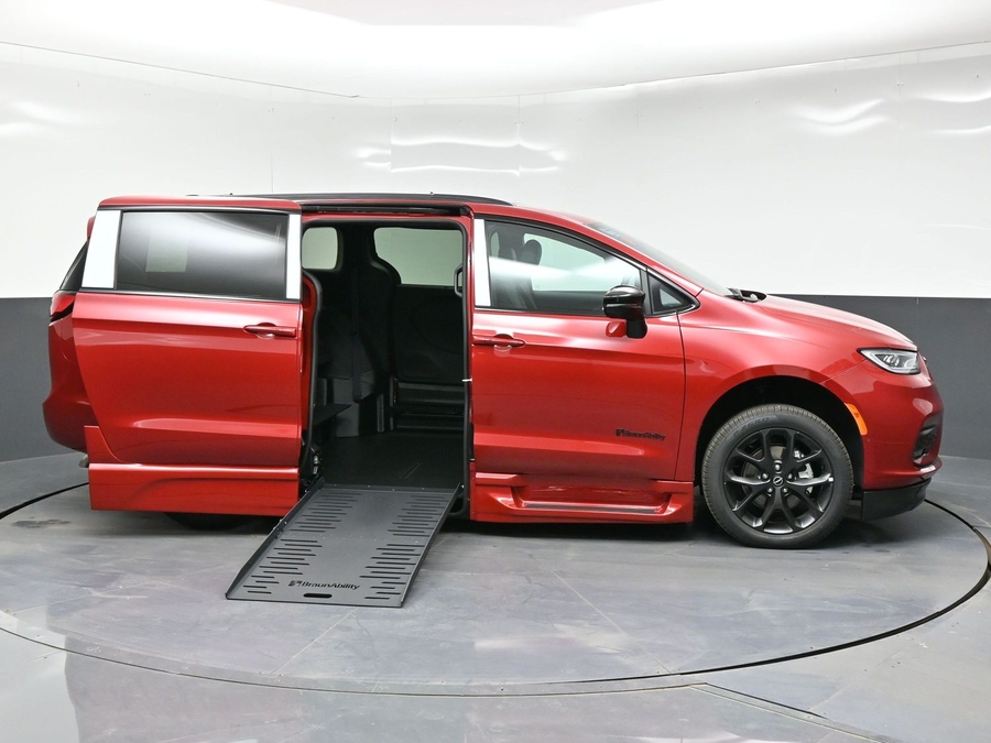 Red Chrysler Pacifica image number 7