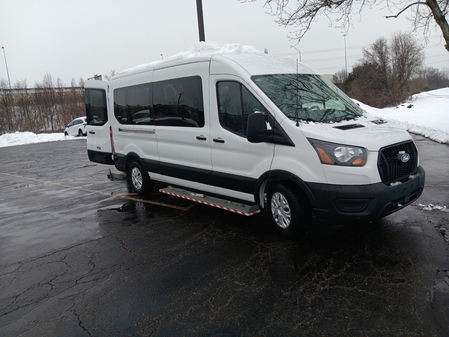 White Ford T350 image number 24