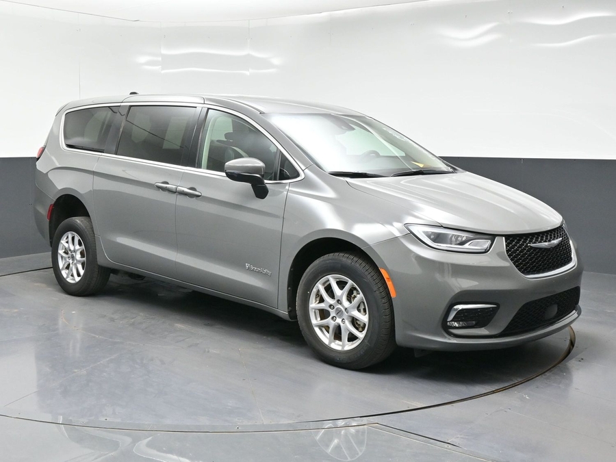 Used 2023 Chrysler Pacifica Touring L - BraunAbility Side Entry Fold Out Manual Ramp