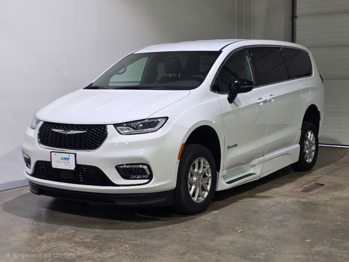 2025 CHRYSLER PACIFICA - Image 9