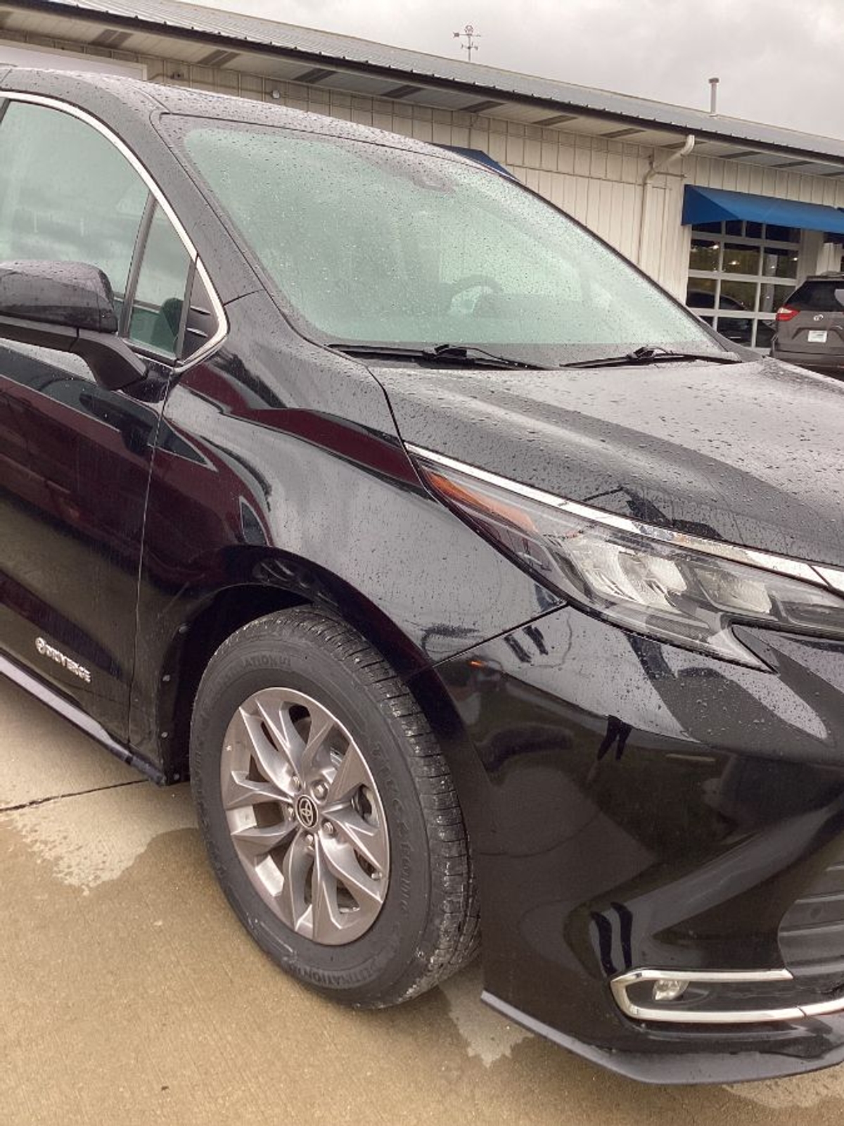 2024 TOYOTA SIENNA - Image 9