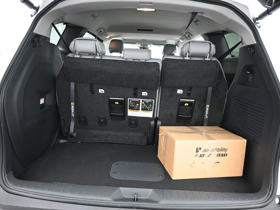 New 2026 Toyota Sienna Hybrid XLE Add - BraunAbility Side Entry Fold Out Automatic Ramp