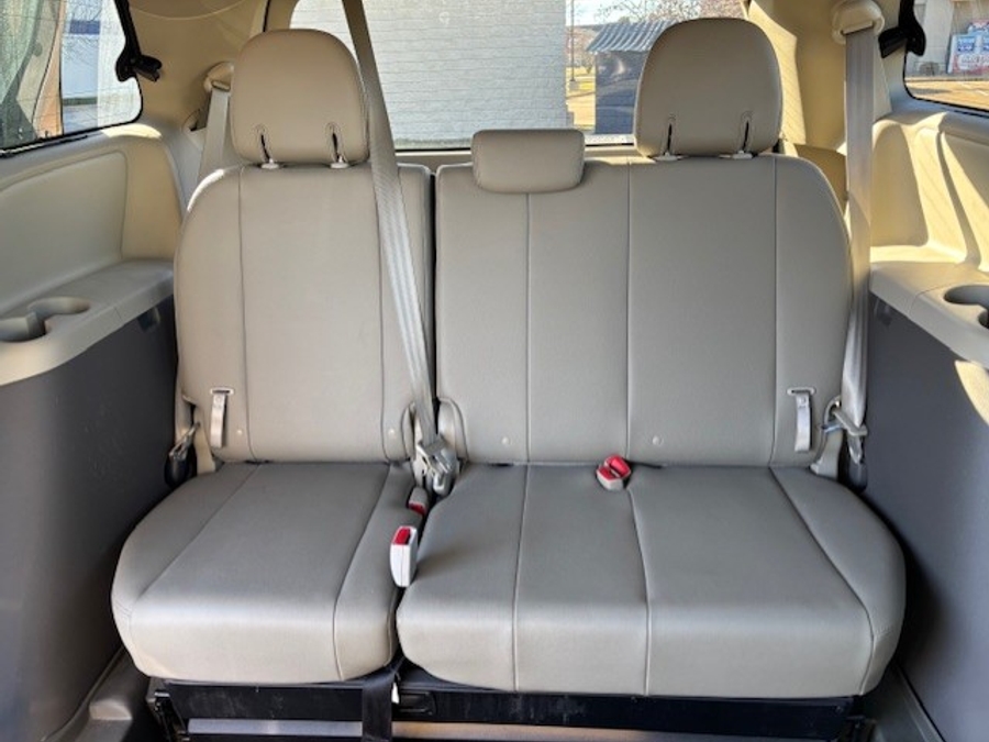 Used 2018 Toyota Sienna XLE Base - BraunAbility Side Entry Entry Fold Out Automatic Ramp