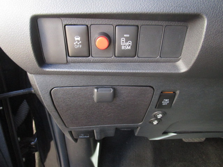 Used 2015 Toyota Sienna SE - VMI Side Entry Entry In Floor Automatic Ramp