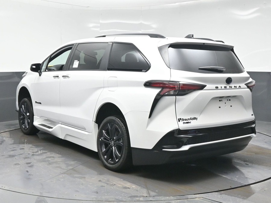 New 2025 Toyota Sienna Hybrid XSE Sport - BraunAbility Side Entry Entry In Floor Automatic Ramp
