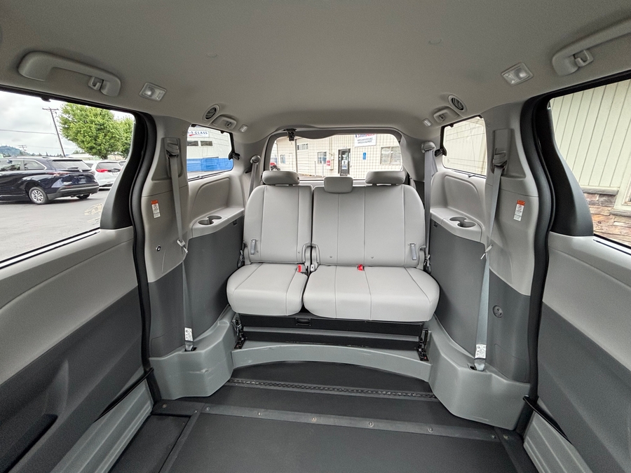 Used 2020 Toyota Sienna XLE Premium - BraunAbility Side Entry In Floor Automatic Ramp