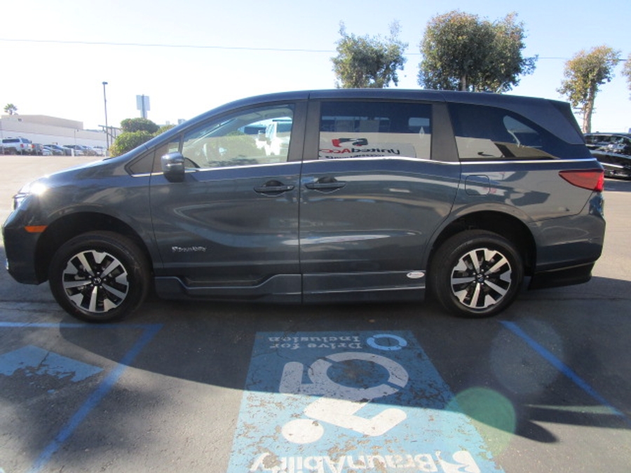 New 2026 Honda Odyssey EX-L - BraunAbility Side Entry Entry In Floor Automatic Ramp