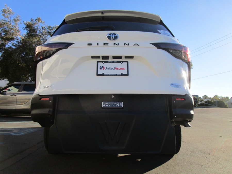 New 2026 Toyota Sienna Hybrid LE - Vantage Mobility Commercial Rear Entry Entry Fold Out Manual Ramp