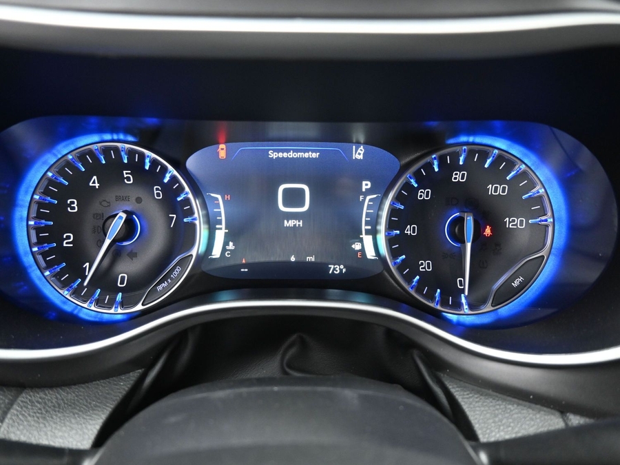 Silver Chrysler Pacifica image number 12