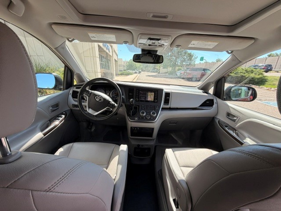 Used 2019 Toyota Sienna XLE - BraunAbility Side Entry In Floor Automatic Ramp