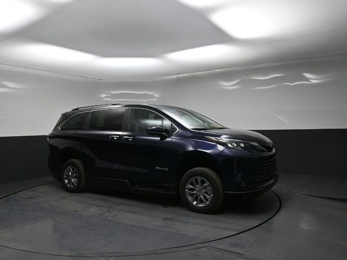 2025 TOYOTA SIENNA - Image 18