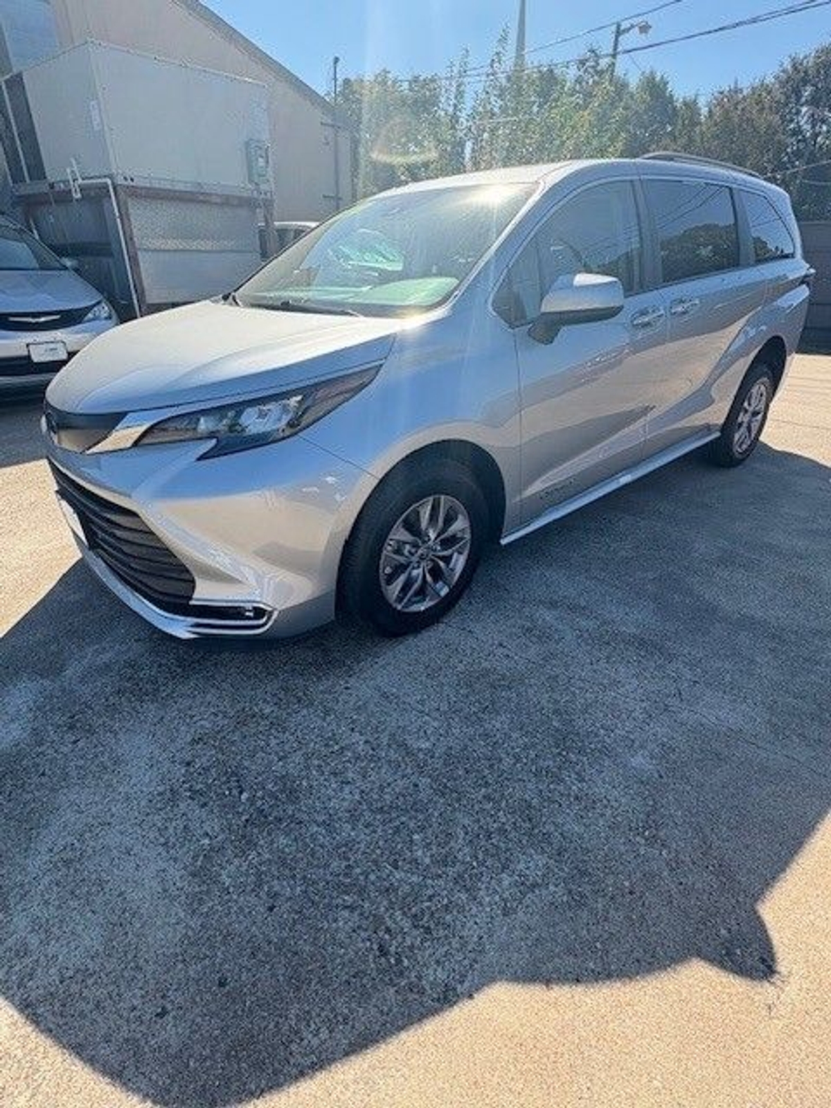 2024 TOYOTA SIENNA - Image 9